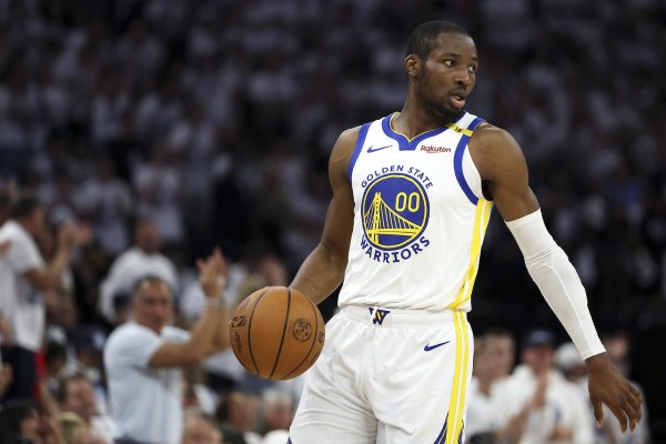 配资评测论坛网 名记：库明加可能无限拖延 因为没有规定说他要在训练营前做决定